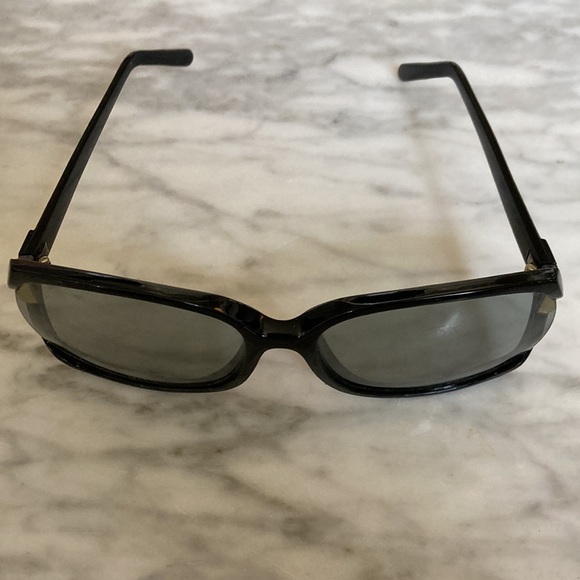 Vintage Polarized Sunglasses - Picture 5 of 6